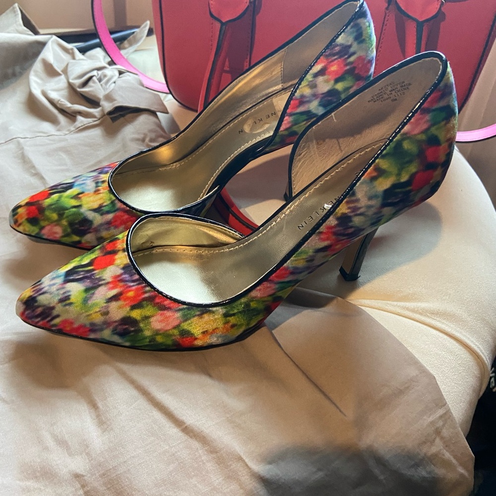 Spring flower heels